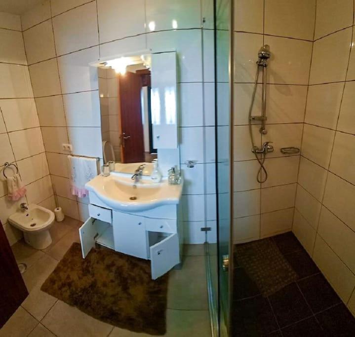 The Funny And Relax Apartment With Terrace & View Arco da Calheta  Eksteriør bilde