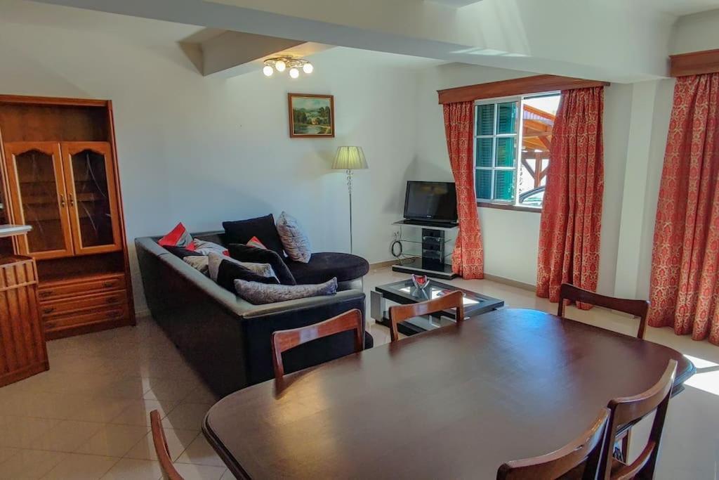 The Funny And Relax Apartment With Terrace & View Arco da Calheta  Eksteriør bilde