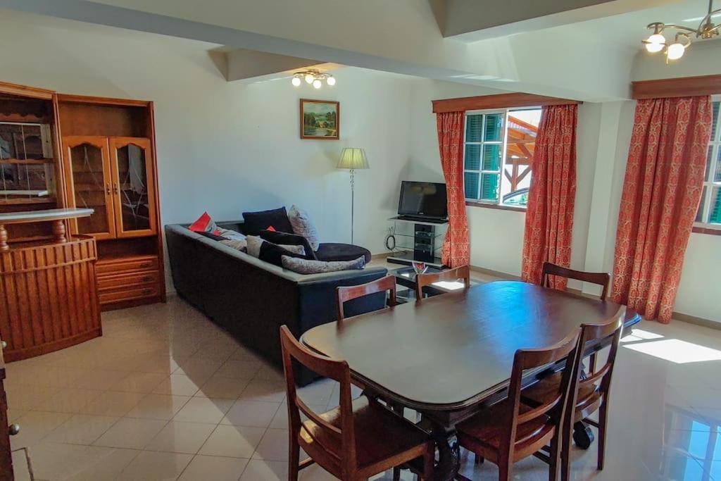 The Funny And Relax Apartment With Terrace & View Arco da Calheta  Eksteriør bilde